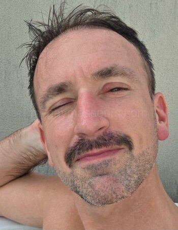 Carl, Massage vaucluse 84