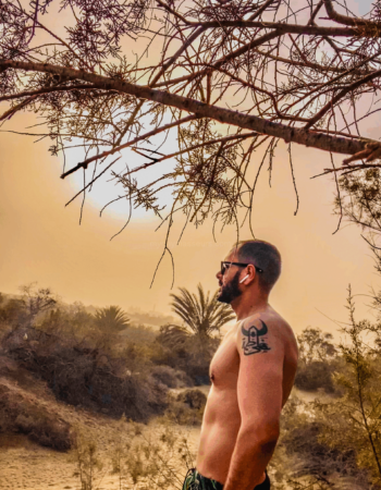 Najem Paris spécialiste du massage naturiste californien trantrique
