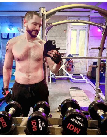 Najem Paris spécialiste du massage naturiste californien trantrique