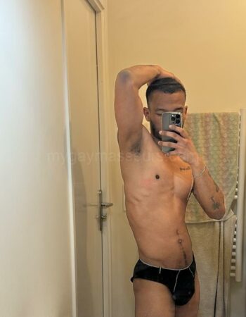 Massage naturiste à Paris – Andres colombien