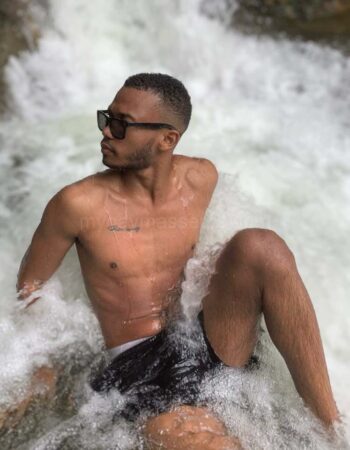 Massage naturiste à Paris – Andres colombien