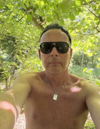 Massage gay naturiste Paris 20 Gambetta