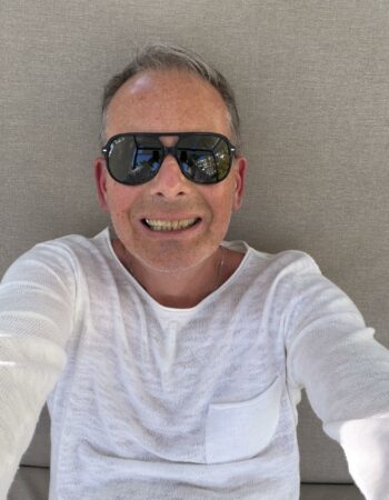 Massage gay naturiste Paris 20 Gambetta